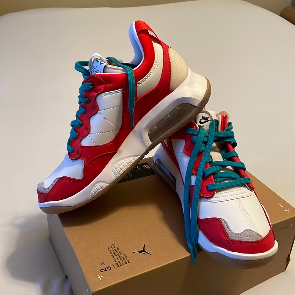 Nike Jordan MA2 size 10